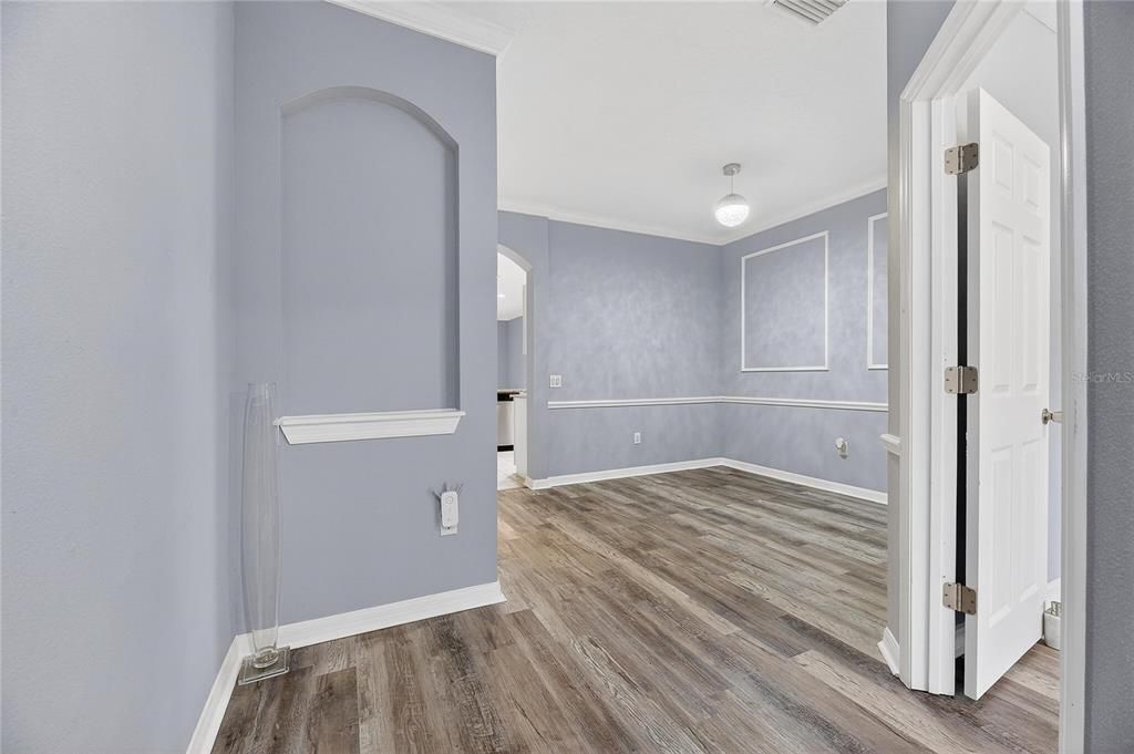 Active With Contract: $1,850 (3 beds, 2 baths, 1360 Square Feet)