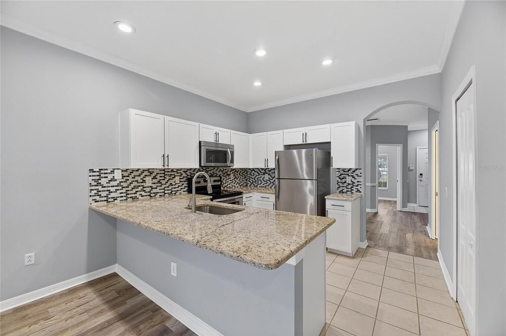 Active With Contract: $1,850 (3 beds, 2 baths, 1360 Square Feet)