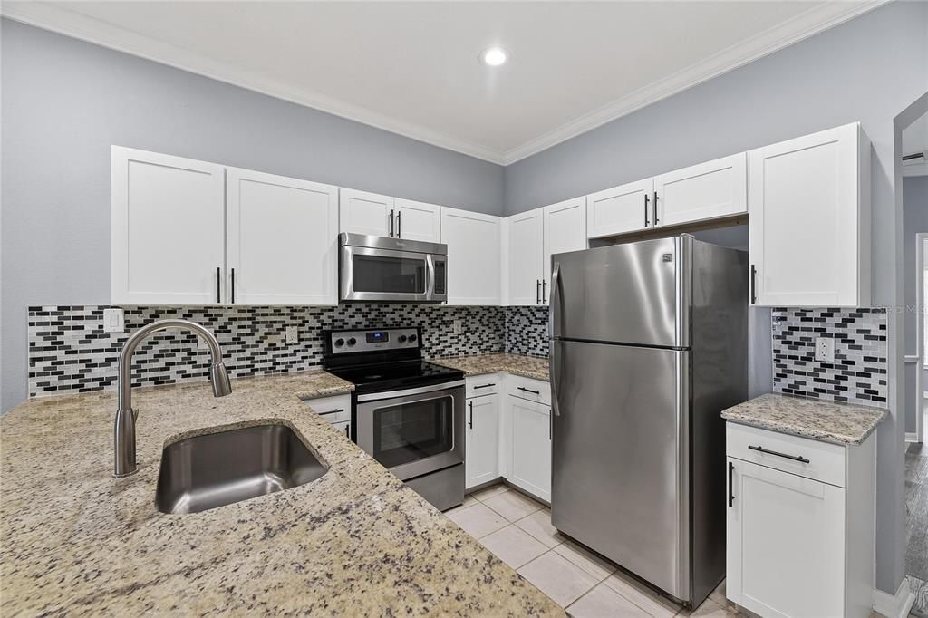 Active With Contract: $1,850 (3 beds, 2 baths, 1360 Square Feet)