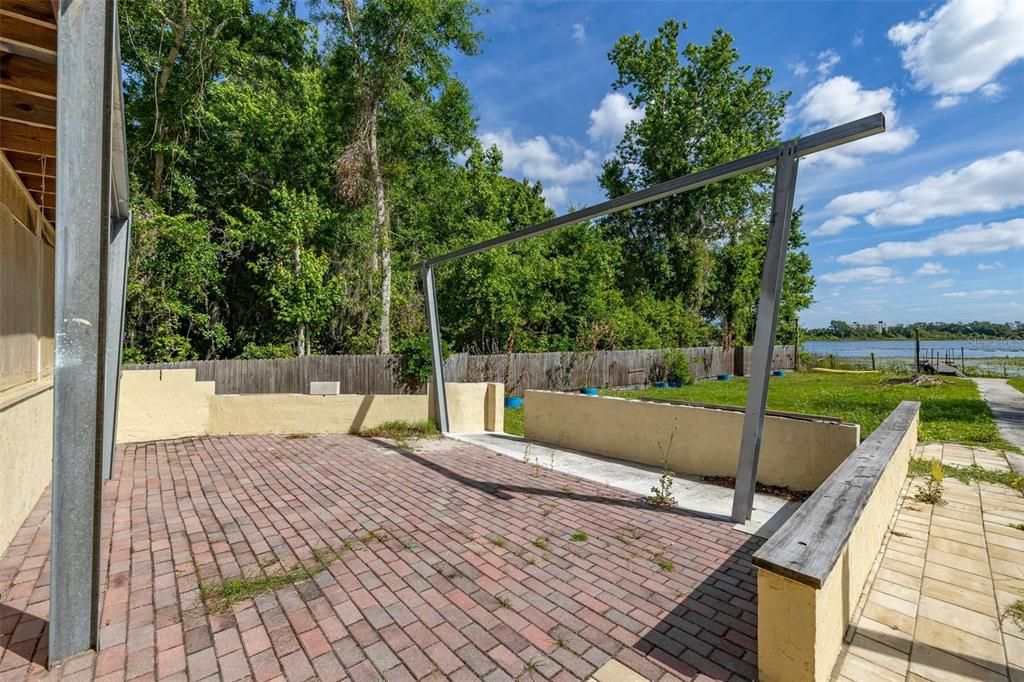 Под контрактом: $560,000 (4 спален, 4 ванн, 1775 Квадратных фут)