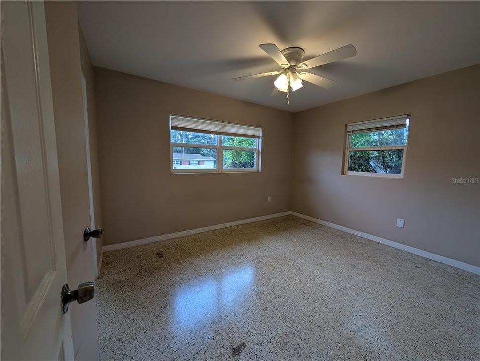 For Rent: $1,450 (3 beds, 1 baths, 1108 Square Feet)
