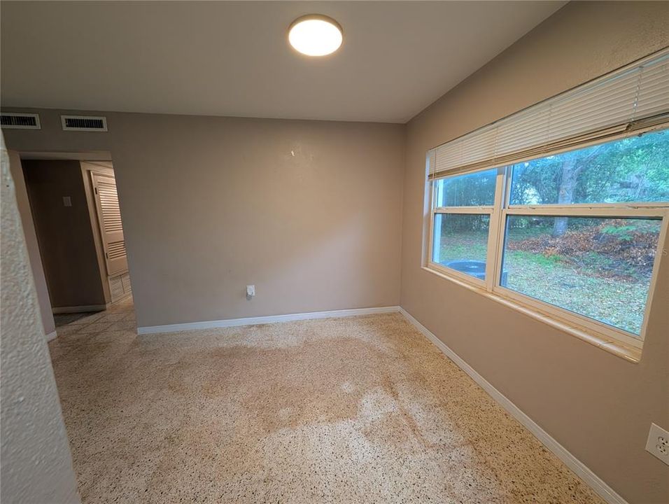 For Rent: $1,450 (3 beds, 1 baths, 1108 Square Feet)