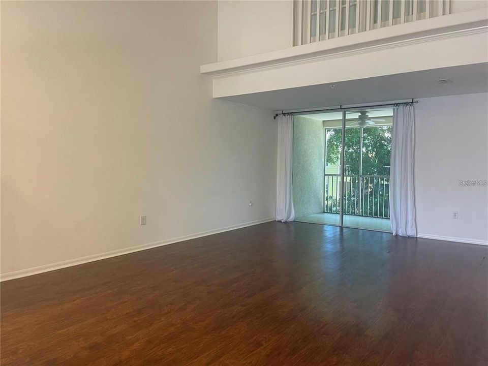Activo con contrato: $2,400 (3 camas, 2 baños, 1604 Pies cuadrados)