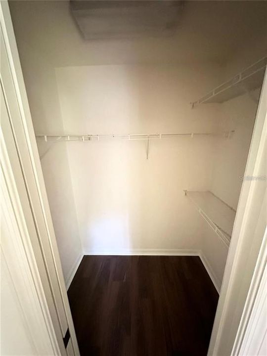 Activo con contrato: $2,400 (3 camas, 2 baños, 1604 Pies cuadrados)