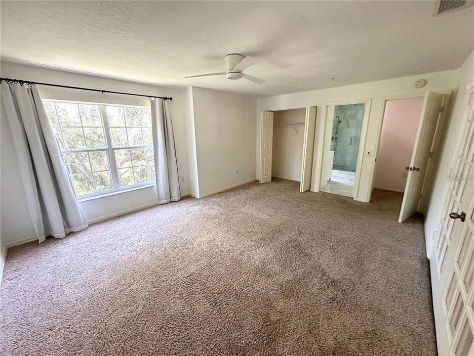 Activo con contrato: $2,400 (3 camas, 2 baños, 1604 Pies cuadrados)
