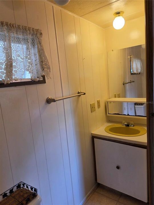 For Sale: $80,000 (2 beds, 2 baths, 720 Square Feet)