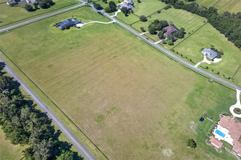 待售: $455,000 (5.01 acres)