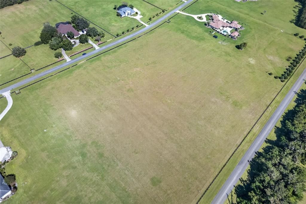 待售: $455,000 (5.01 acres)