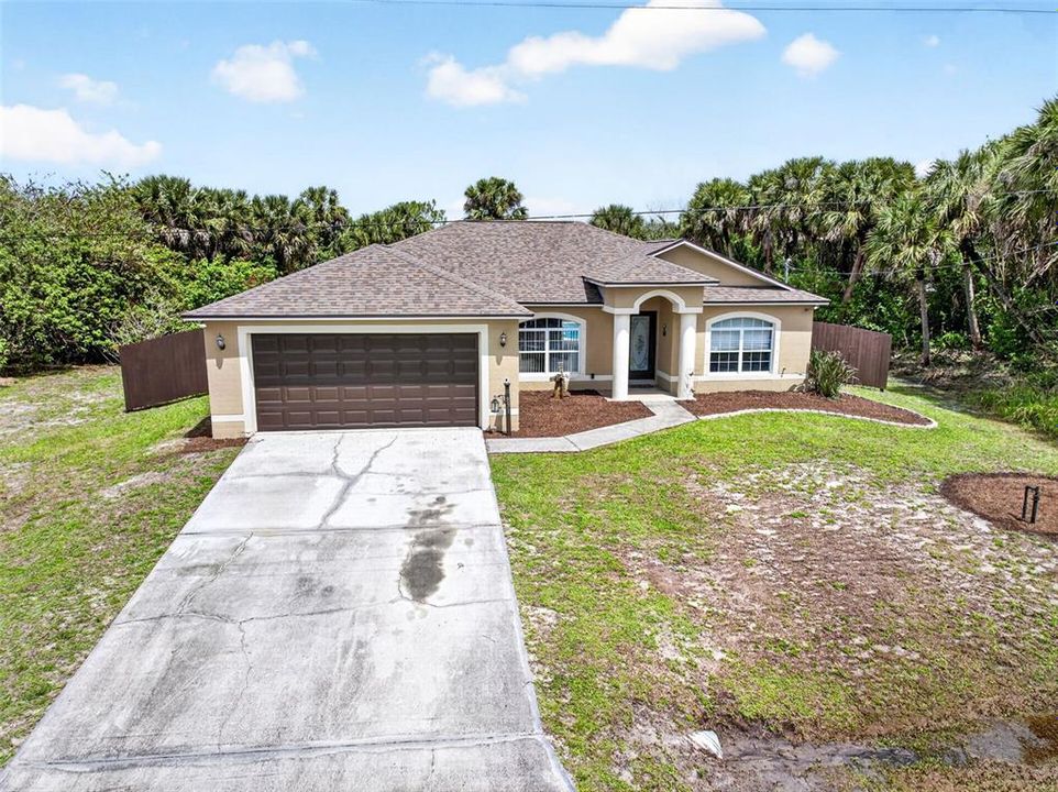 Active With Contract: $415,000 (3 beds, 2 baths, 1562 Square Feet)