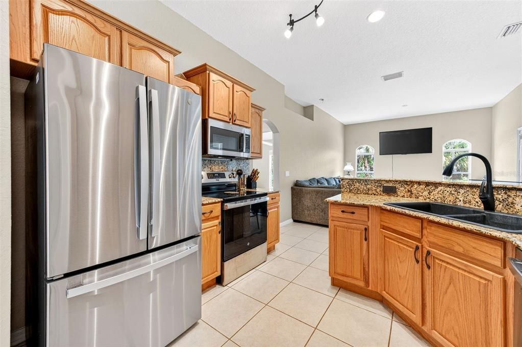 Active With Contract: $415,000 (3 beds, 2 baths, 1562 Square Feet)