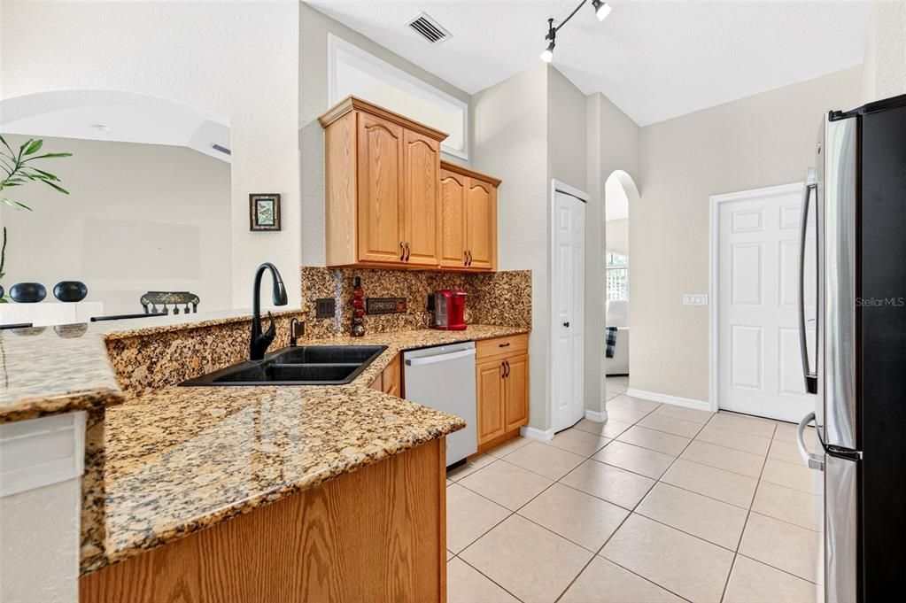 Active With Contract: $415,000 (3 beds, 2 baths, 1562 Square Feet)