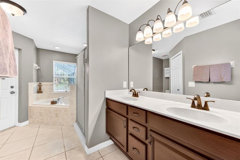 Active With Contract: $415,000 (3 beds, 2 baths, 1562 Square Feet)