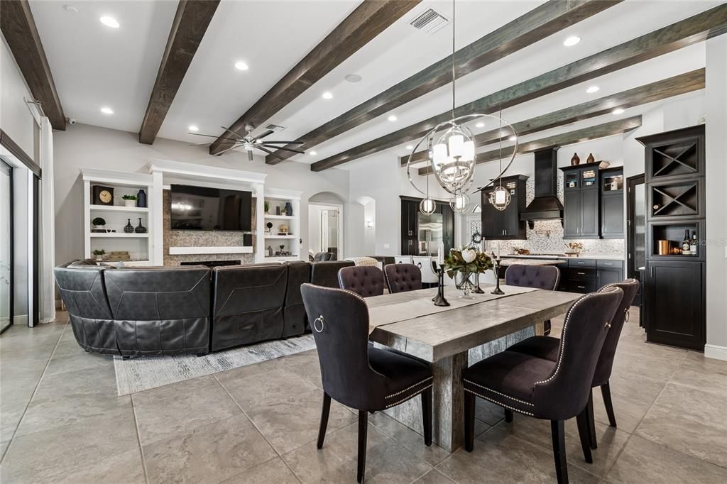 En Venta: $1,049,900 (4 camas, 3 baños, 3412 Pies cuadrados)
