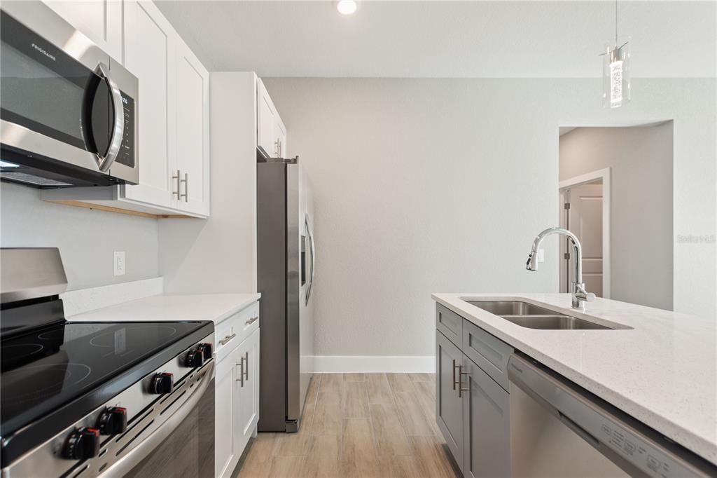 For Rent: $1,700 (3 beds, 2 baths, 1288 Square Feet)