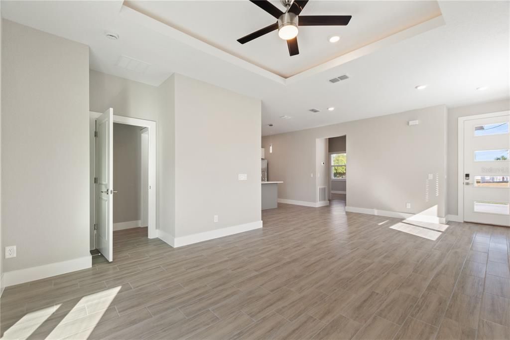 For Rent: $1,700 (3 beds, 2 baths, 1288 Square Feet)