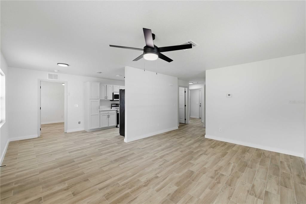 В аренду: $1,590 (3 спален, 2 ванн, 1105 Квадратных фут)