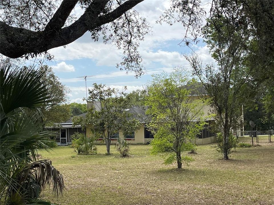 For Sale: $500,000 (3 beds, 2 baths, 2589 Square Feet)