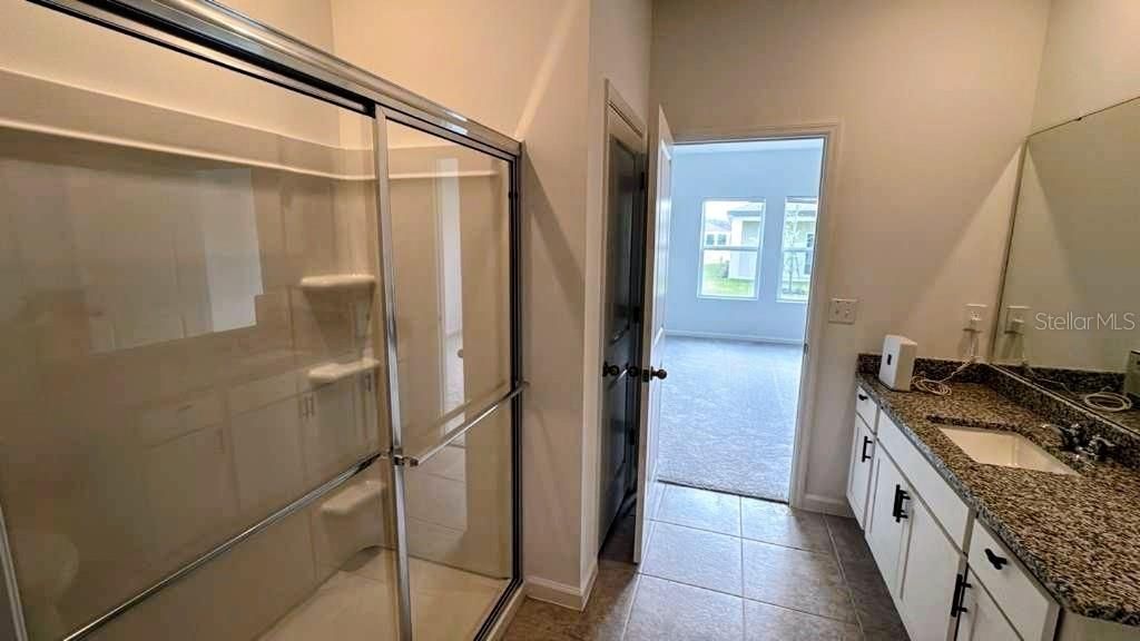 Activo con contrato: $2,150 (3 camas, 2 baños, 1662 Pies cuadrados)