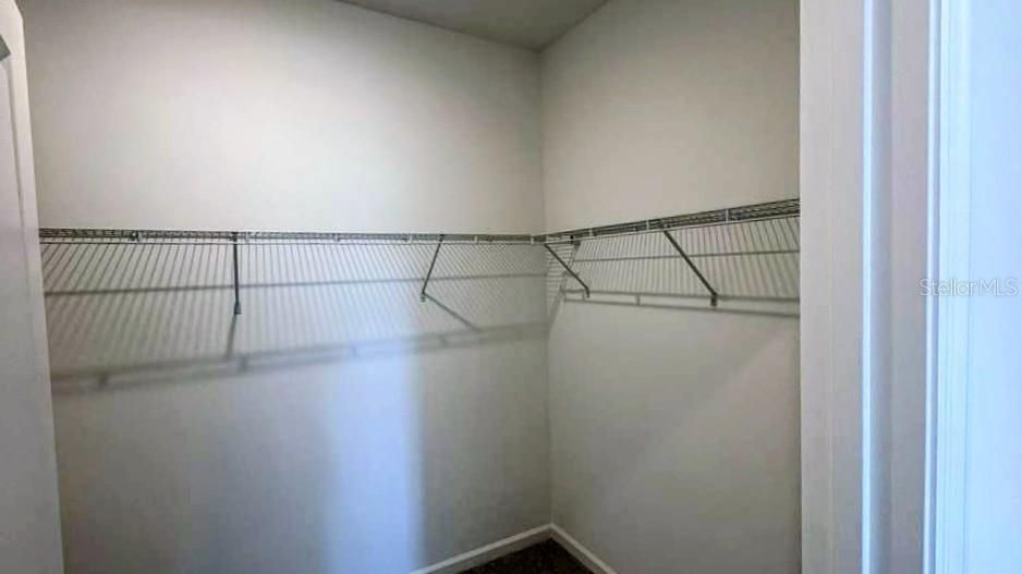 Activo con contrato: $2,150 (3 camas, 2 baños, 1662 Pies cuadrados)