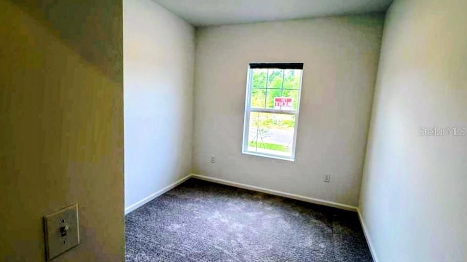 Activo con contrato: $2,150 (3 camas, 2 baños, 1662 Pies cuadrados)