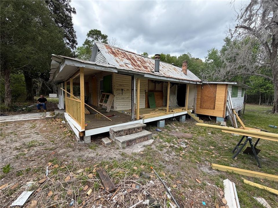 For Sale: $115,900 (3 beds, 3 baths, 1898 Square Feet)