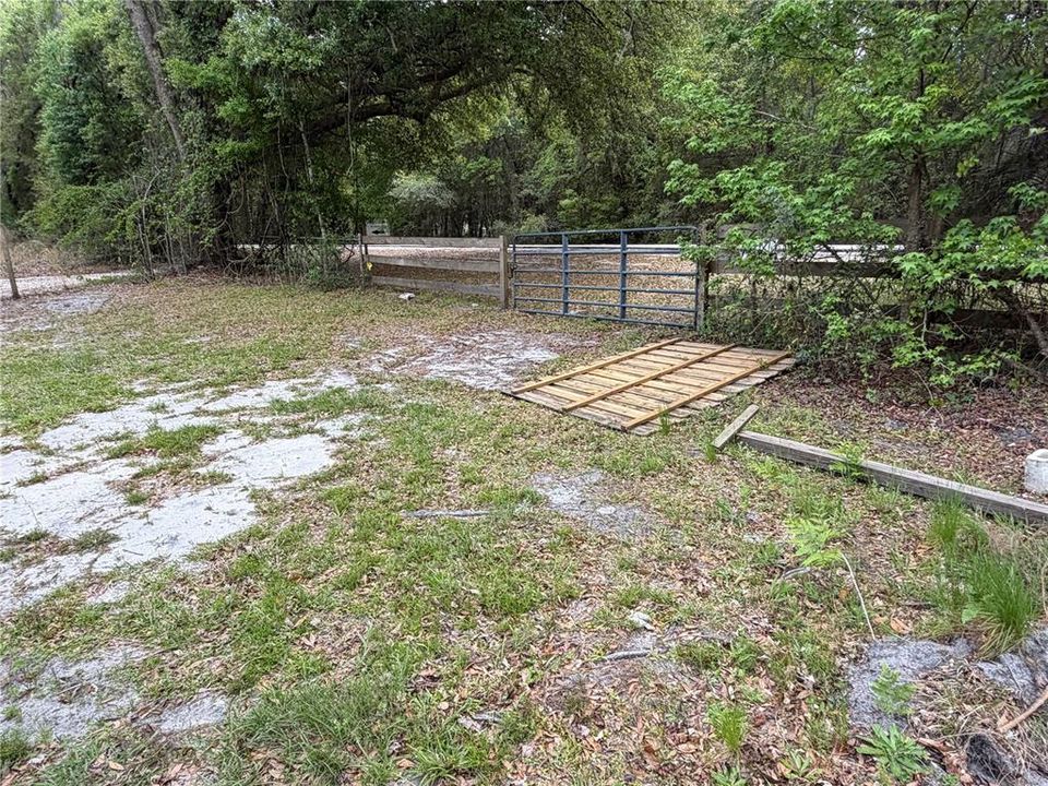 For Sale: $115,900 (3 beds, 3 baths, 1898 Square Feet)
