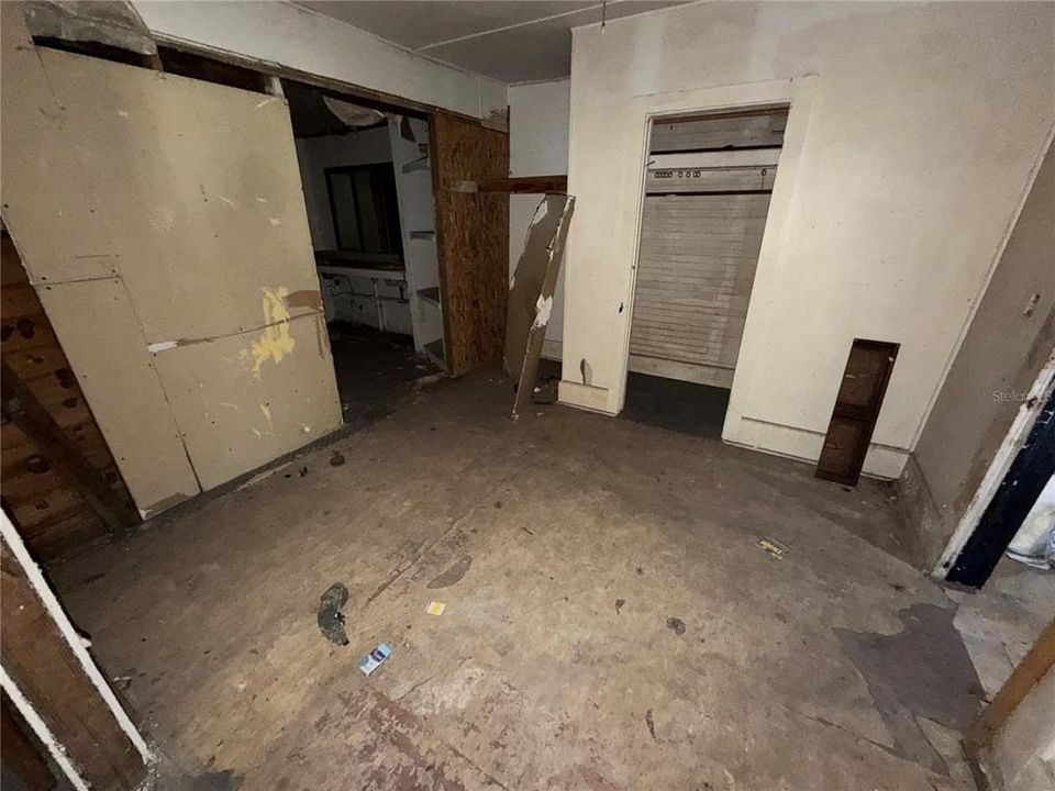 For Sale: $115,900 (3 beds, 3 baths, 1898 Square Feet)