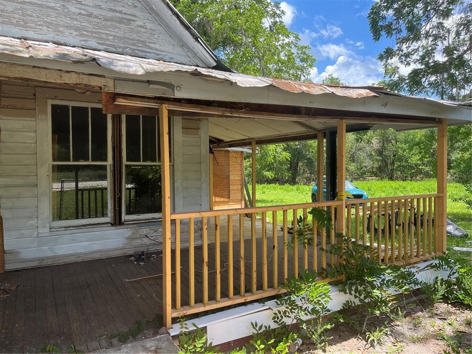 For Sale: $115,900 (3 beds, 3 baths, 1898 Square Feet)
