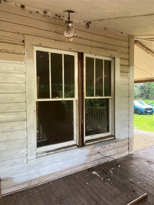 For Sale: $115,900 (3 beds, 3 baths, 1898 Square Feet)