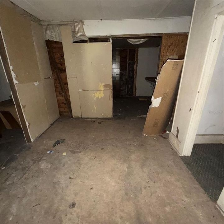 For Sale: $115,900 (3 beds, 3 baths, 1898 Square Feet)