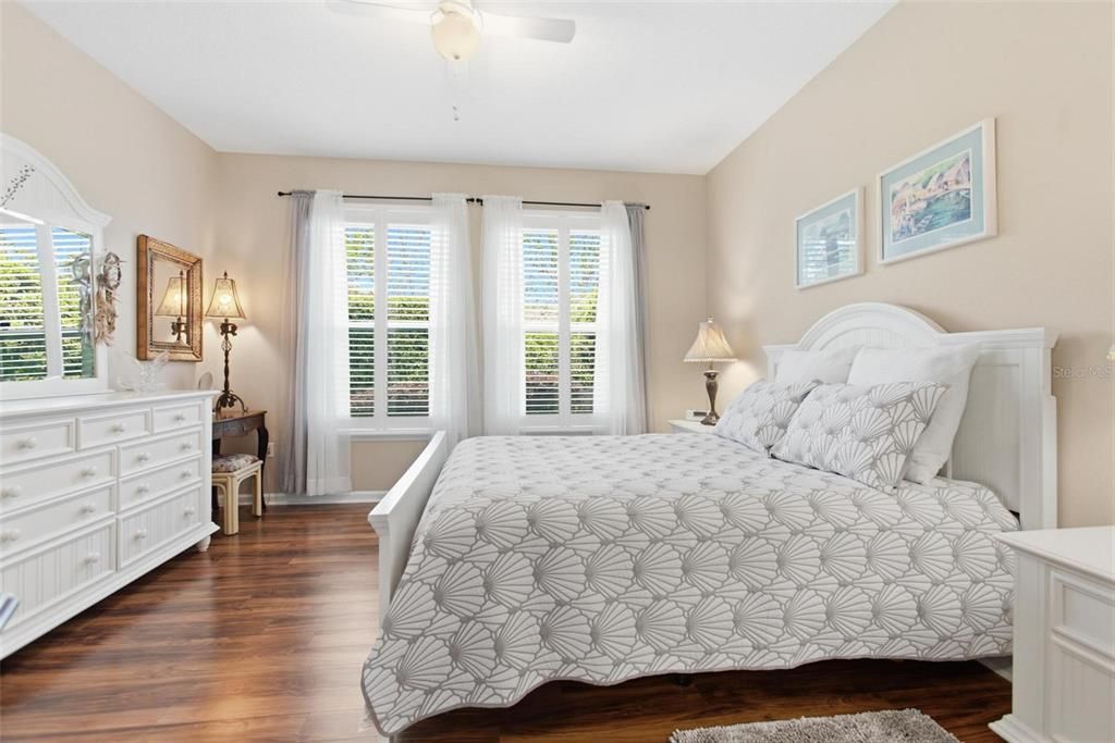 Active With Contract: $357,500 (2 beds, 2 baths, 1448 Square Feet)