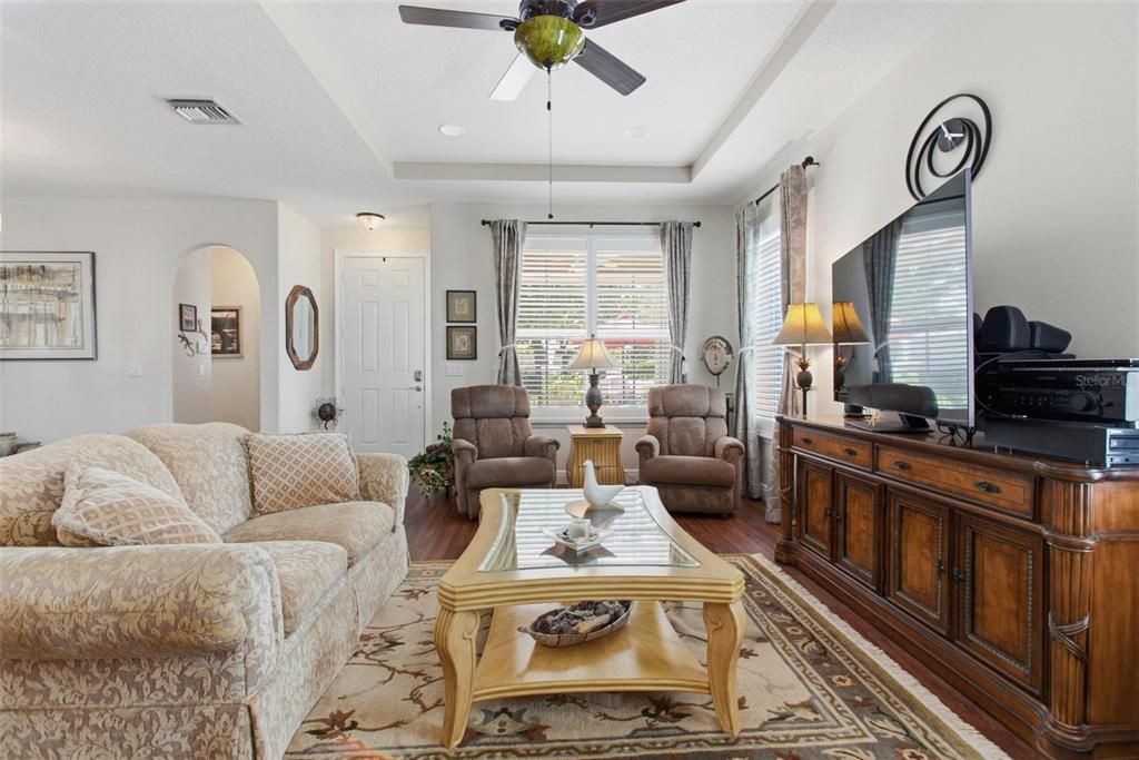 Active With Contract: $357,500 (2 beds, 2 baths, 1448 Square Feet)