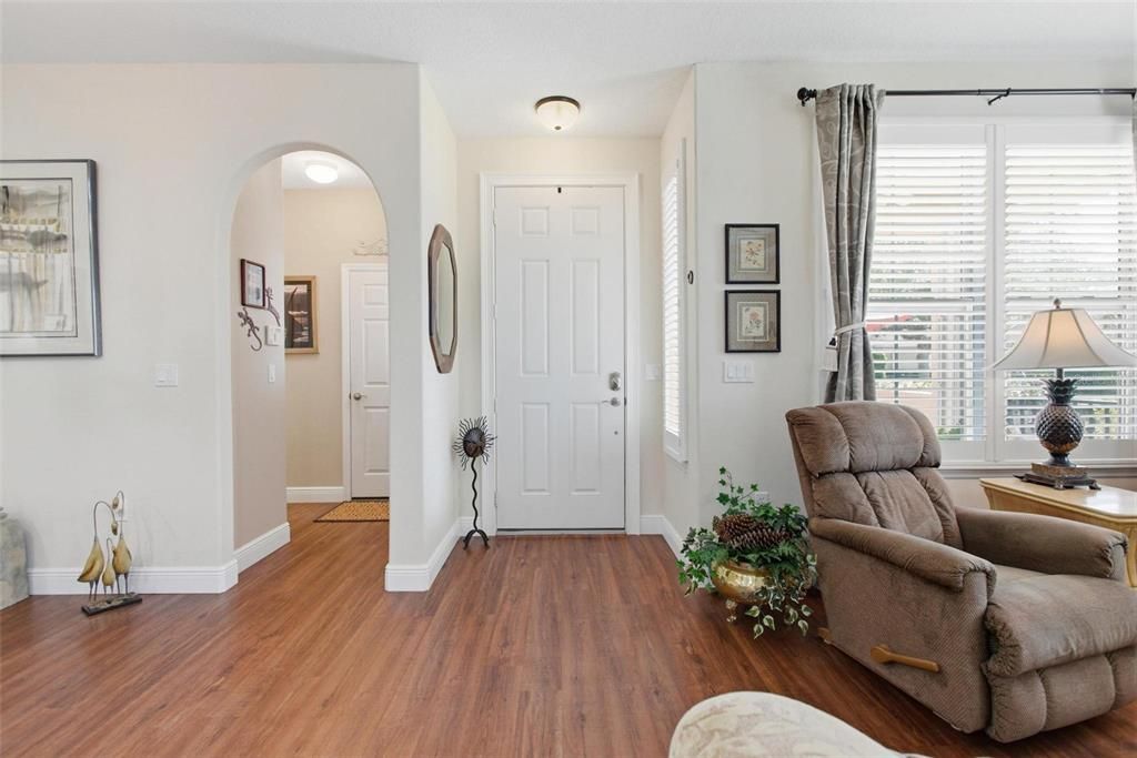 Active With Contract: $357,500 (2 beds, 2 baths, 1448 Square Feet)