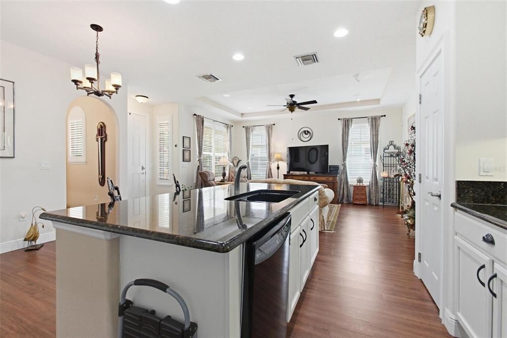 Active With Contract: $357,500 (2 beds, 2 baths, 1448 Square Feet)