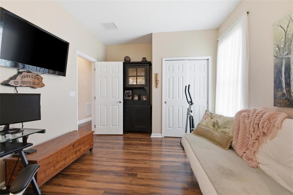 Active With Contract: $357,500 (2 beds, 2 baths, 1448 Square Feet)
