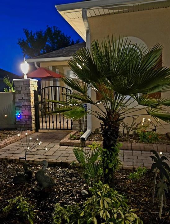 Active With Contract: $357,500 (2 beds, 2 baths, 1448 Square Feet)