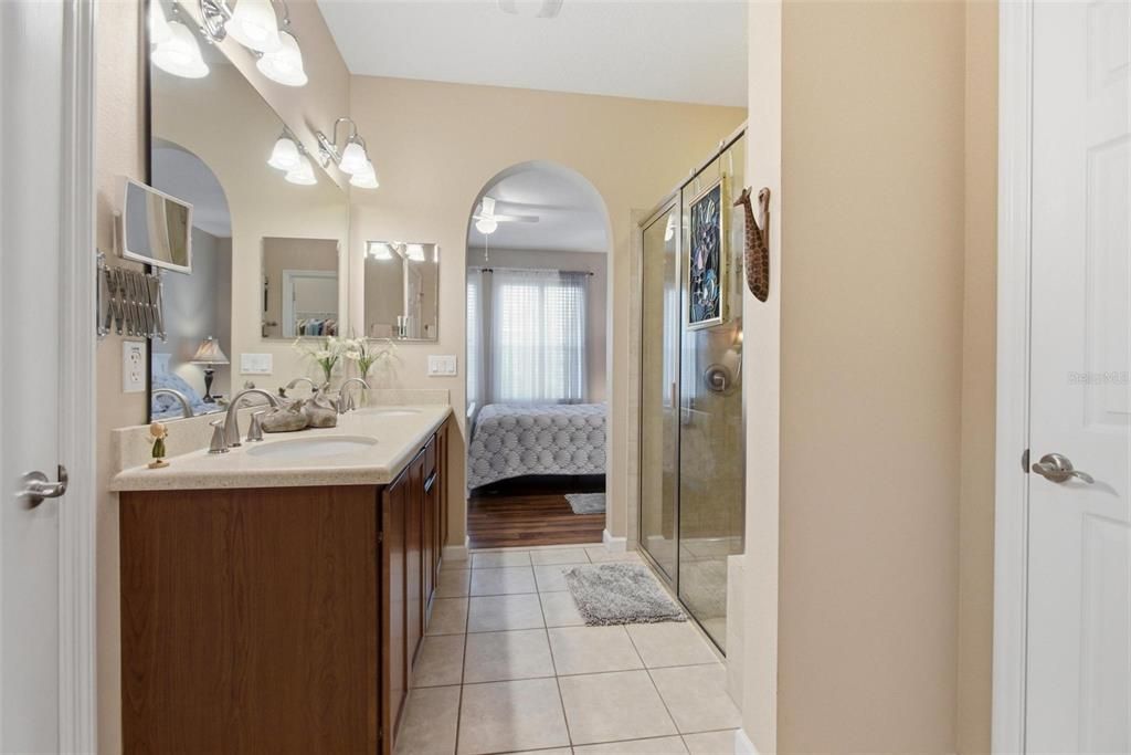 Active With Contract: $357,500 (2 beds, 2 baths, 1448 Square Feet)