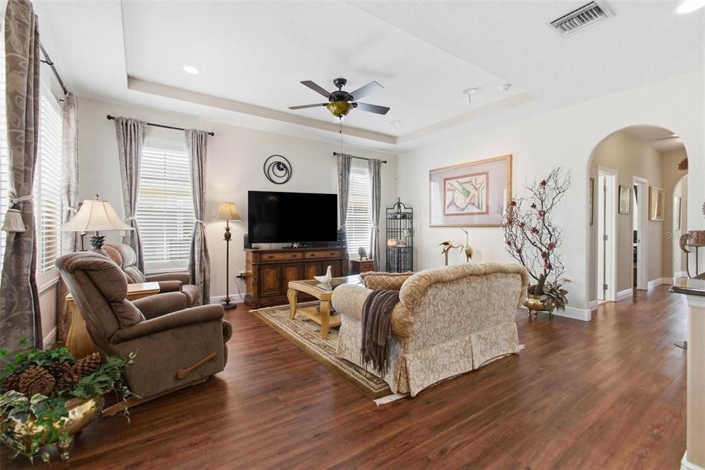 Active With Contract: $357,500 (2 beds, 2 baths, 1448 Square Feet)