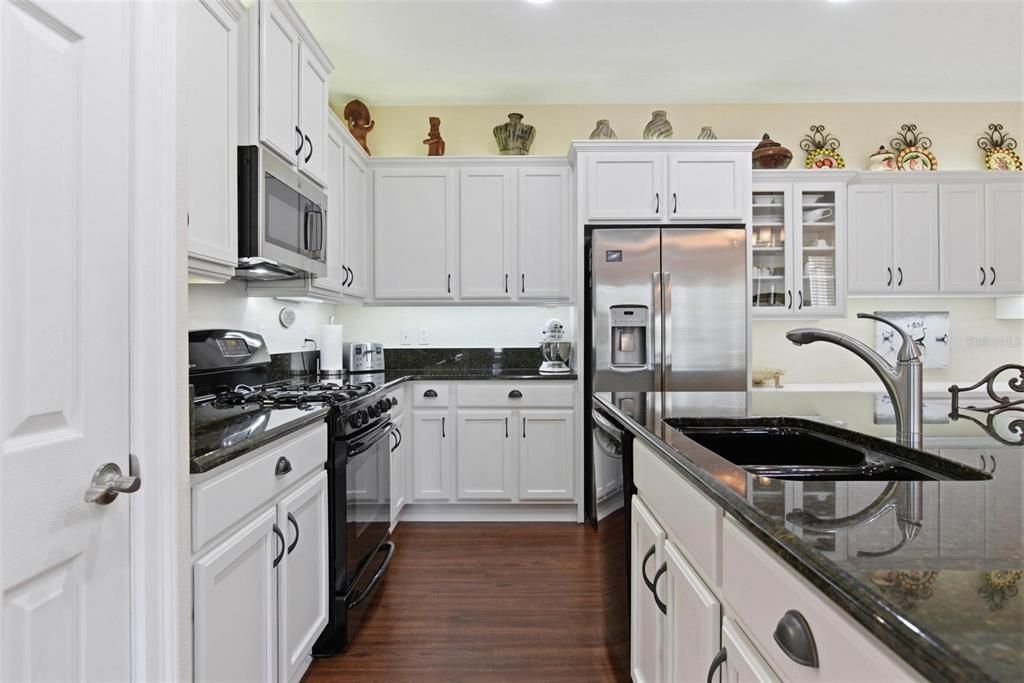 Active With Contract: $357,500 (2 beds, 2 baths, 1448 Square Feet)