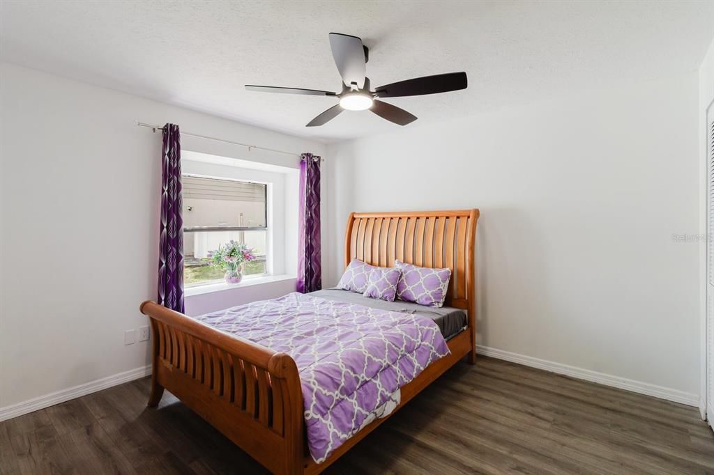 Activo con contrato: $470,500 (4 camas, 2 baños, 2476 Pies cuadrados)