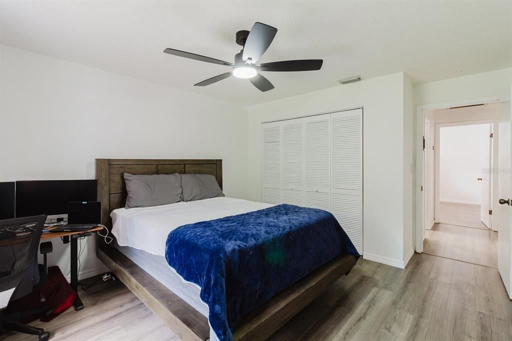 Activo con contrato: $470,500 (4 camas, 2 baños, 2476 Pies cuadrados)