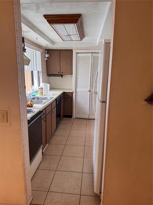 Active With Contract: $210,000 (3 beds, 2 baths, 1732 Square Feet)