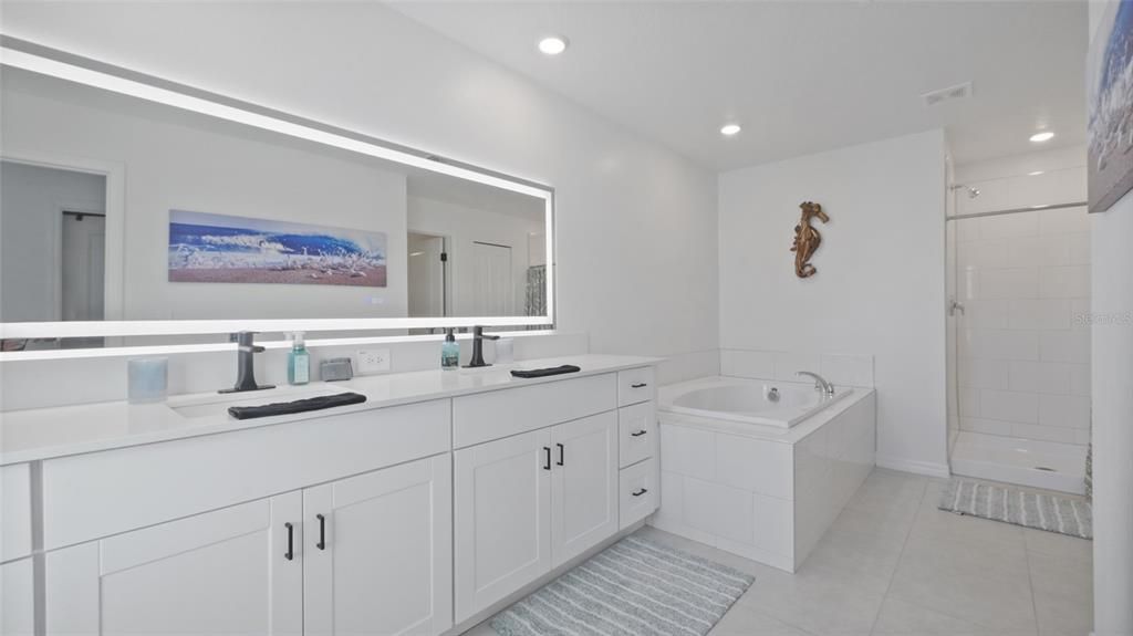 Activo con contrato: $2,500 (3 camas, 2 baños, 2319 Pies cuadrados)