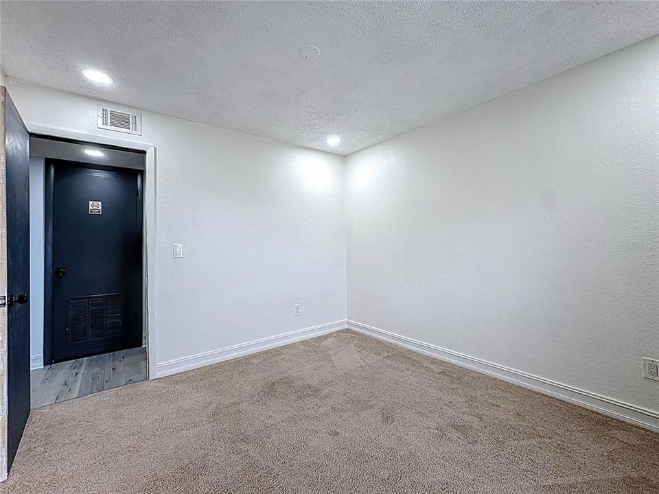 For Rent: $1,600 (2 beds, 1 baths, 800 Square Feet)