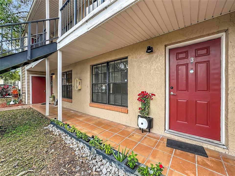 For Rent: $1,600 (2 beds, 1 baths, 800 Square Feet)