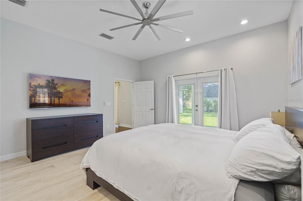 For Sale: $1,175,000 (5 beds, 4 baths, 3390 Square Feet)