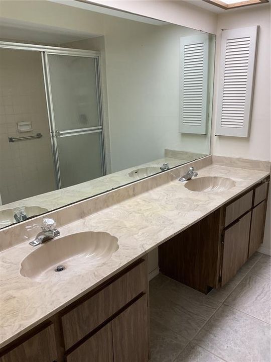 Activo con contrato: $249,900 (2 camas, 2 baños, 1230 Pies cuadrados)