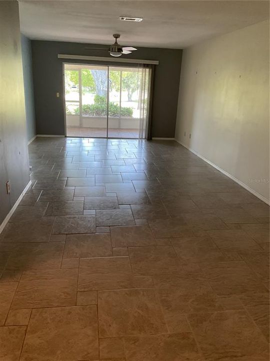 Activo con contrato: $249,900 (2 camas, 2 baños, 1230 Pies cuadrados)