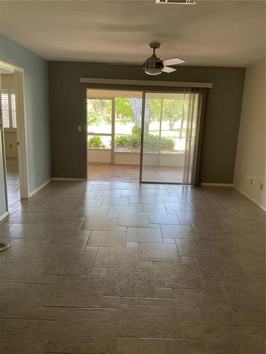 Activo con contrato: $249,900 (2 camas, 2 baños, 1230 Pies cuadrados)