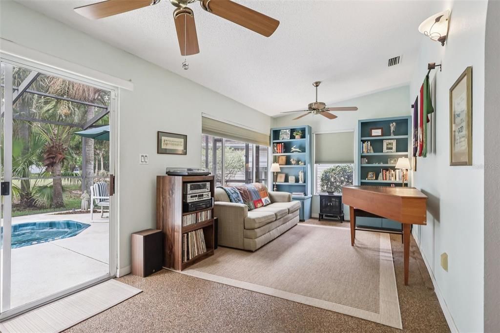 Active With Contract: $240,000 (2 beds, 2 baths, 1667 Square Feet)